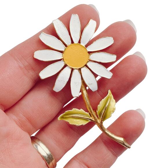 Vintage Signed Accessocraft NYC Enamel Daisy Flower Brooch 1960s Gold Tone - Picture 3 of 11